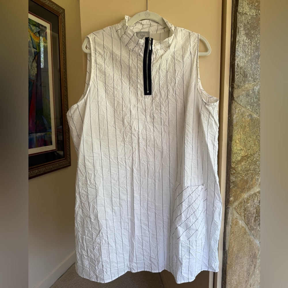Chalet et Cie Sleeveless Pinstripe Crinkle Fabric Tunic - Picture 2 of 3